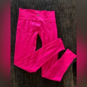 Size small/medium hot pink new leggings